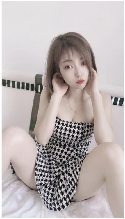 身材都很棒的依依