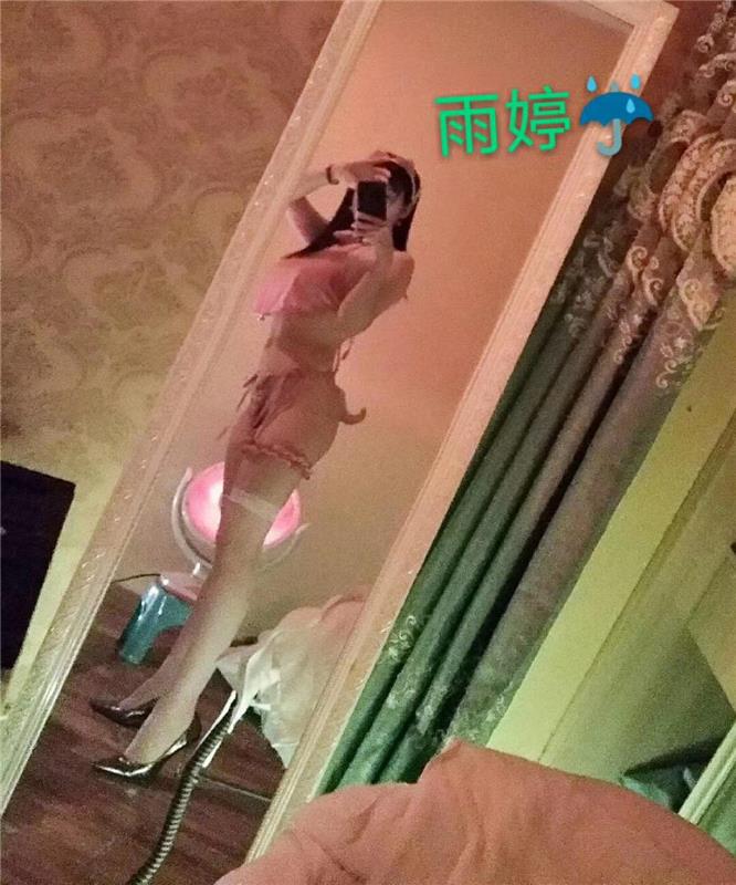 营门口身材爆好的绵阳妹子